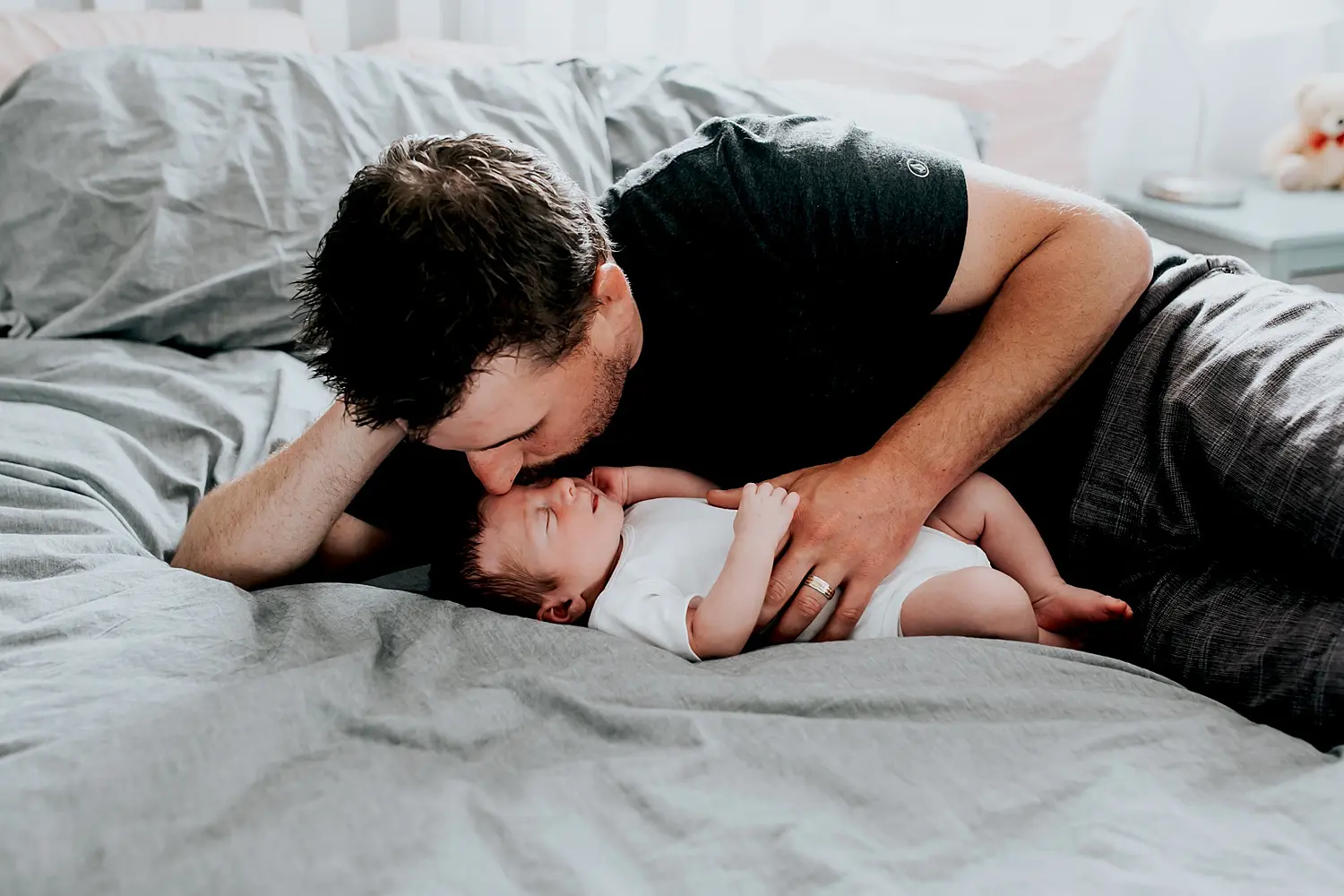 calgary lifestyle newborn photographer