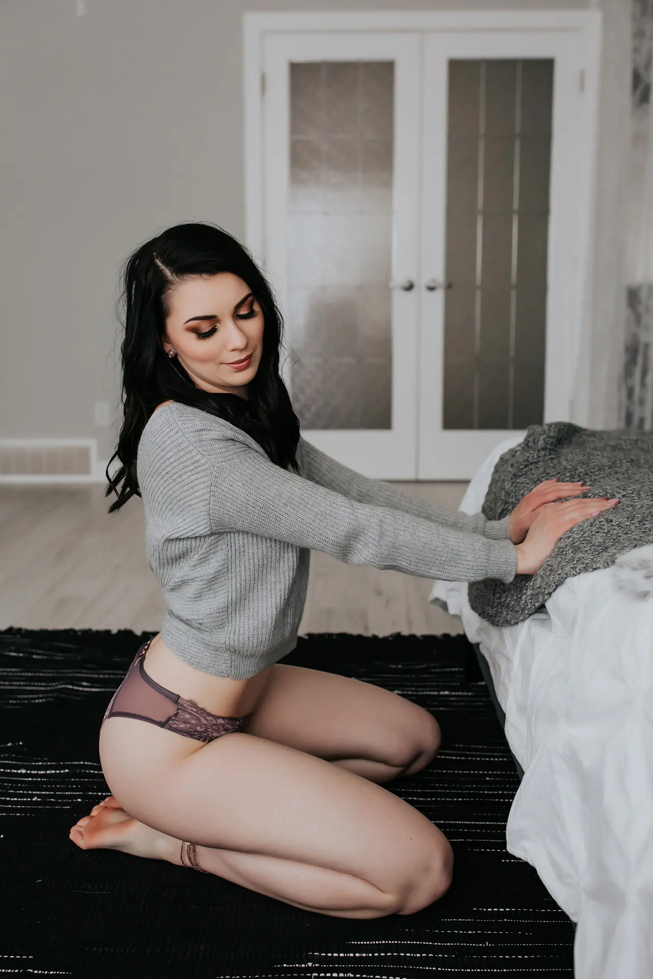 boudoir poses, boudoir ideas, sweater session boudoir, natural light boudoir, studio boudoir, boudoir inspiration, calgary boudoir photographers, boudoir outfit ideas