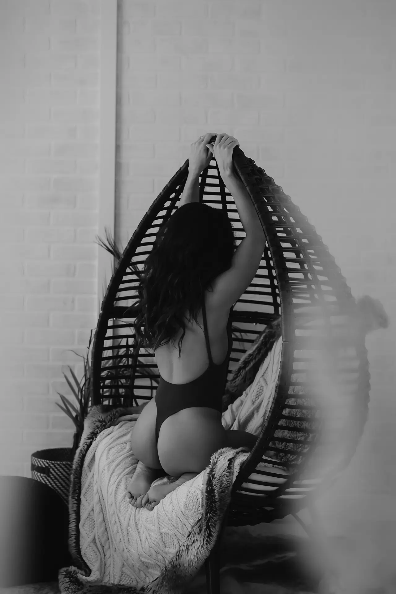 boudoir, boudoir poses, boudoir ideas, boudoir inspiration, boudoir photoshoot ideas, indoor boudoir, studio boudoir, calgary boudoir photographer