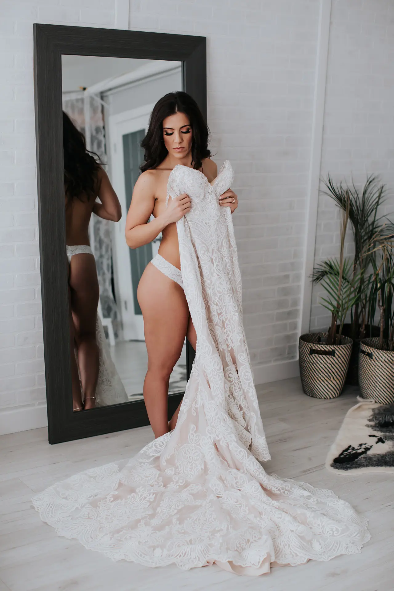 boudoir, boudoir poses, boudoir ideas, boudoir inspiration, boudoir photoshoot ideas, indoor boudoir, studio boudoir, calgary boudoir photographer