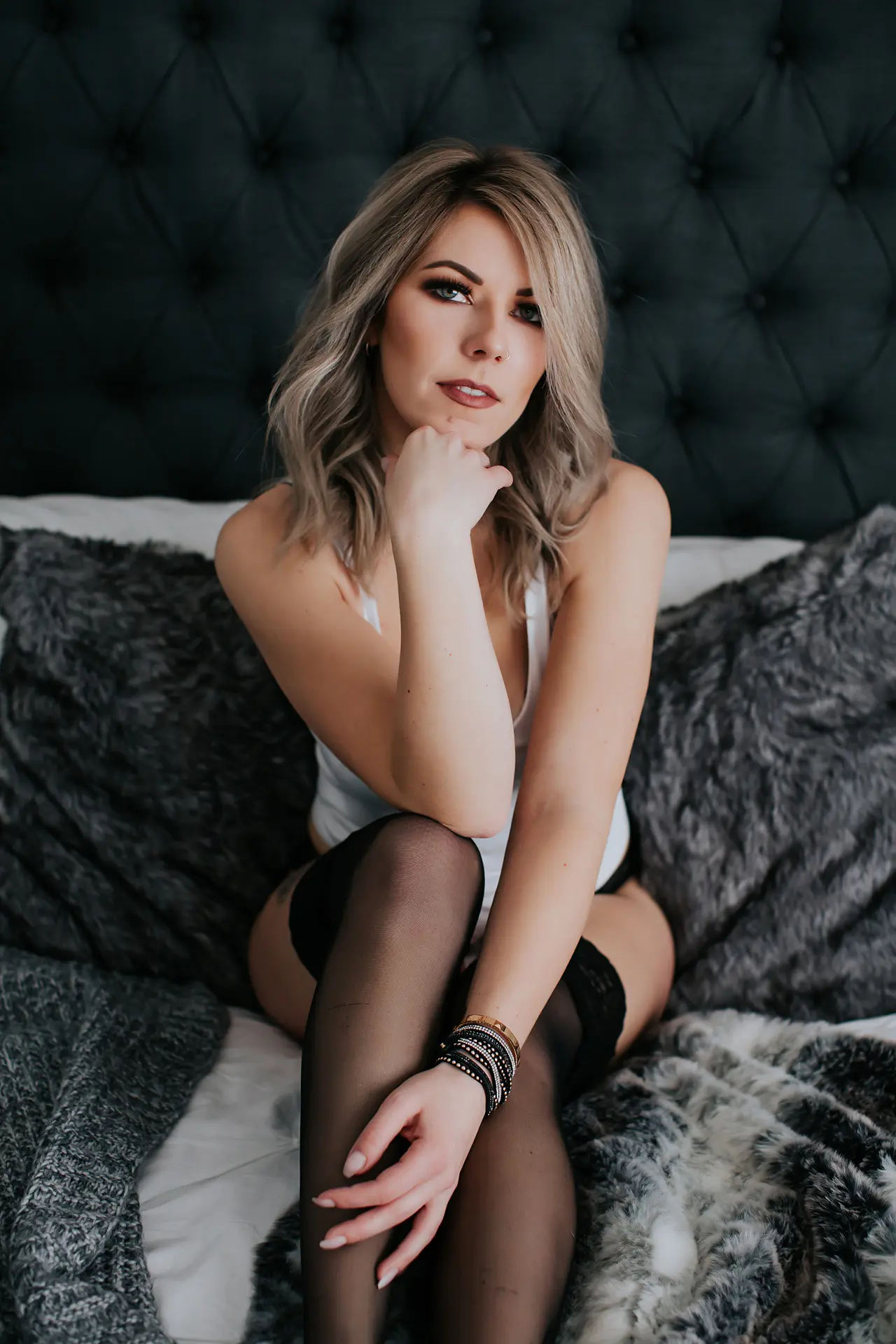 boudoir poses, boudoir ideas, boudoir inspiration, in studio boudoir, calgary boudoir photographer, boudoir outfits, boudoir photo shoot ideas