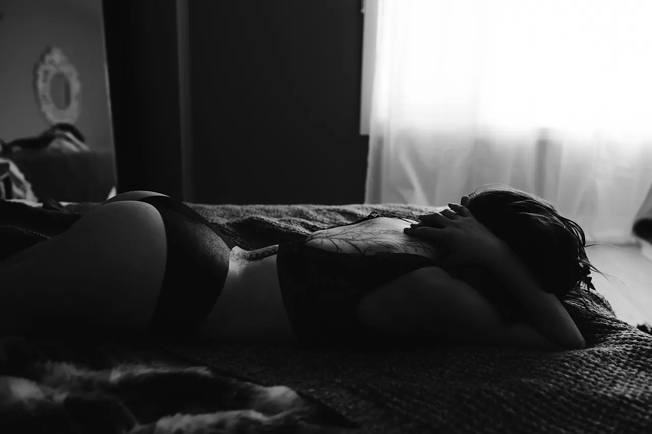 calgary boudoir photographers, boudoir photography, boudoir ideas, indoor boudoir, boudoir poses, boudoir inspiration