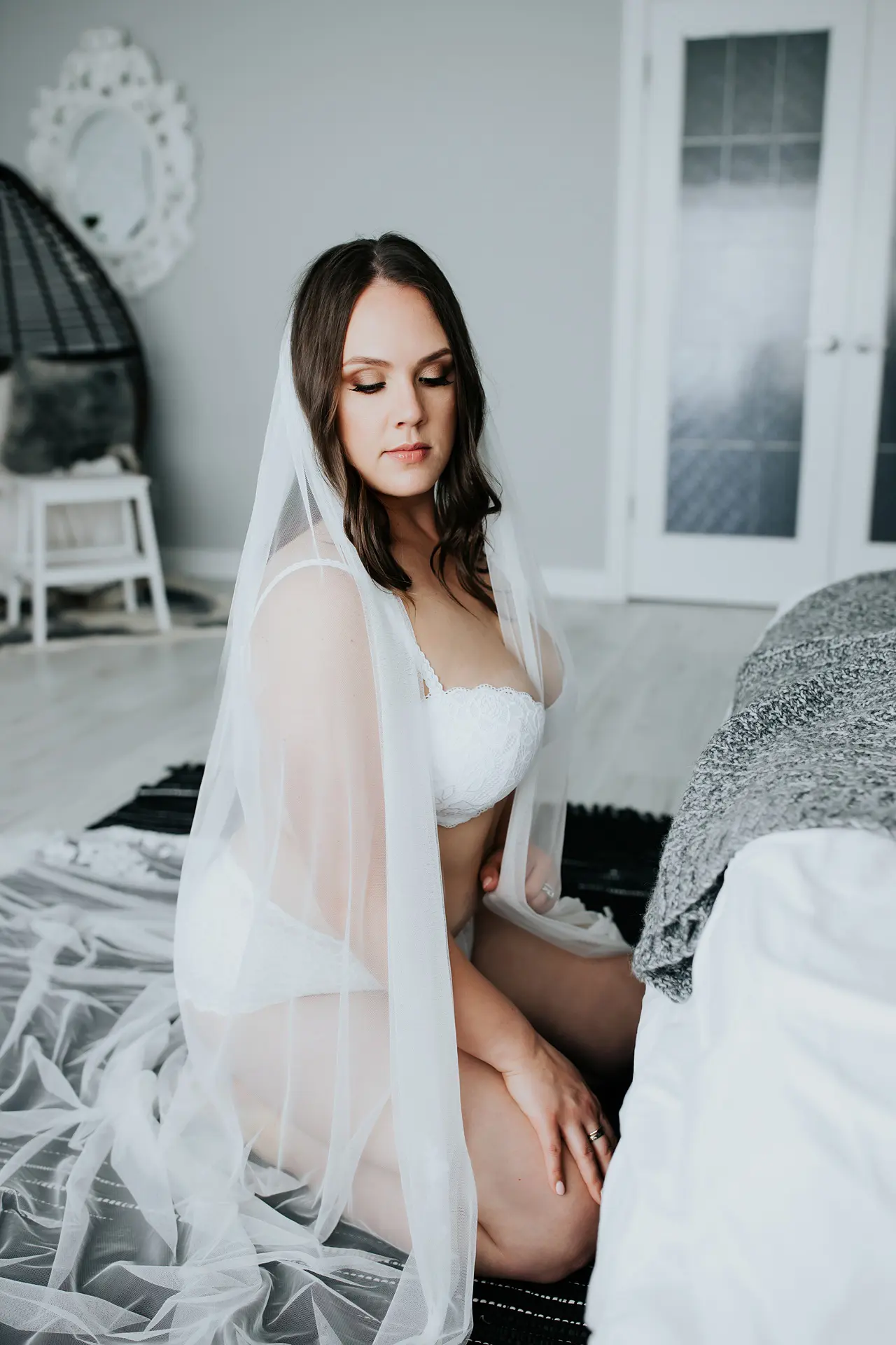 calgary boudoir photographer, bridal boudoir, bridal boudoir with veil, light and airy boudoir, boudoir ideas,boudoir outfit inspiration, curvy boudoir, boudoir ideas