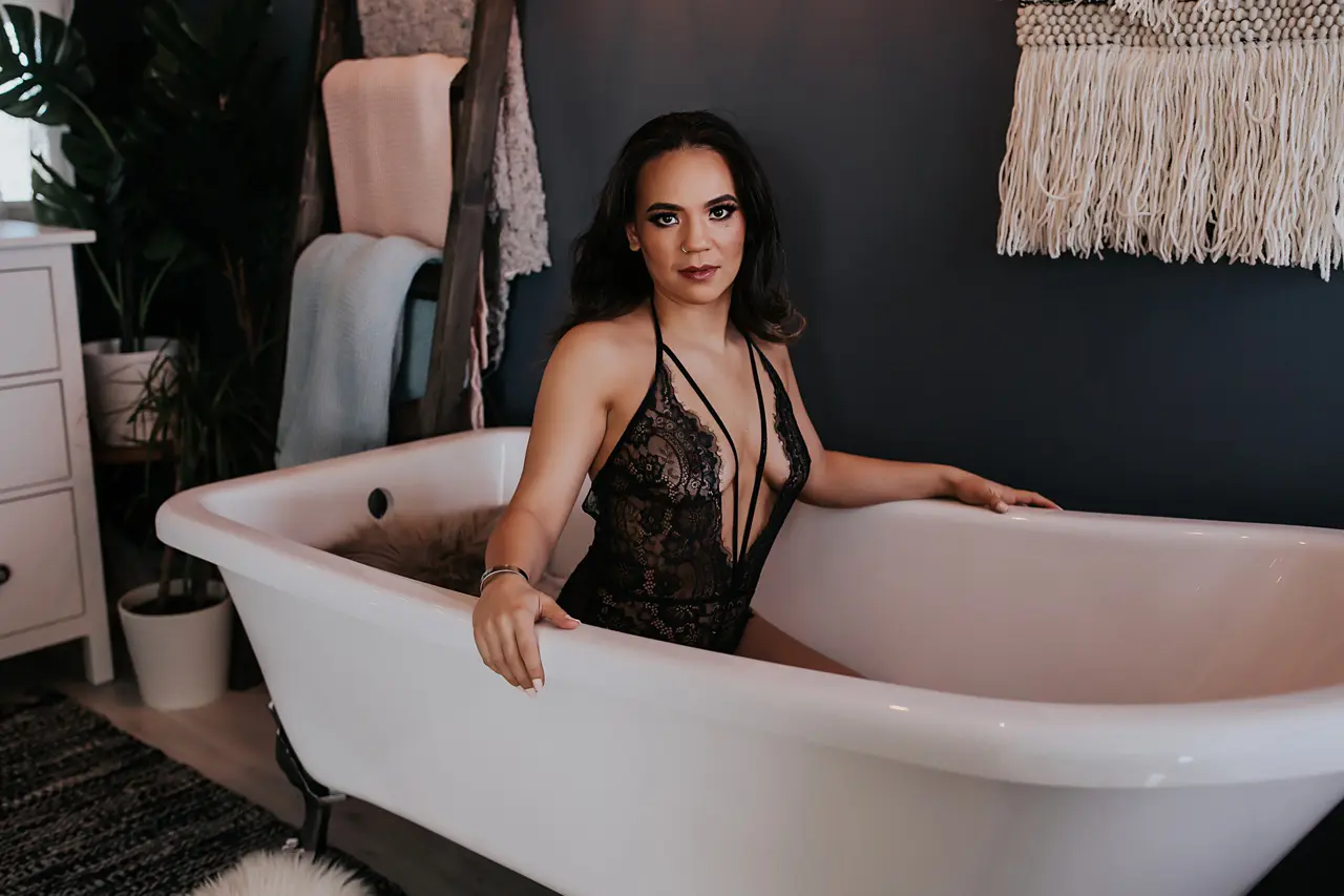 calgary boudoir photographers, boudoir photos, boudoir ideas, boudoir outfits, boudoir poses, boudoir outfit ideas