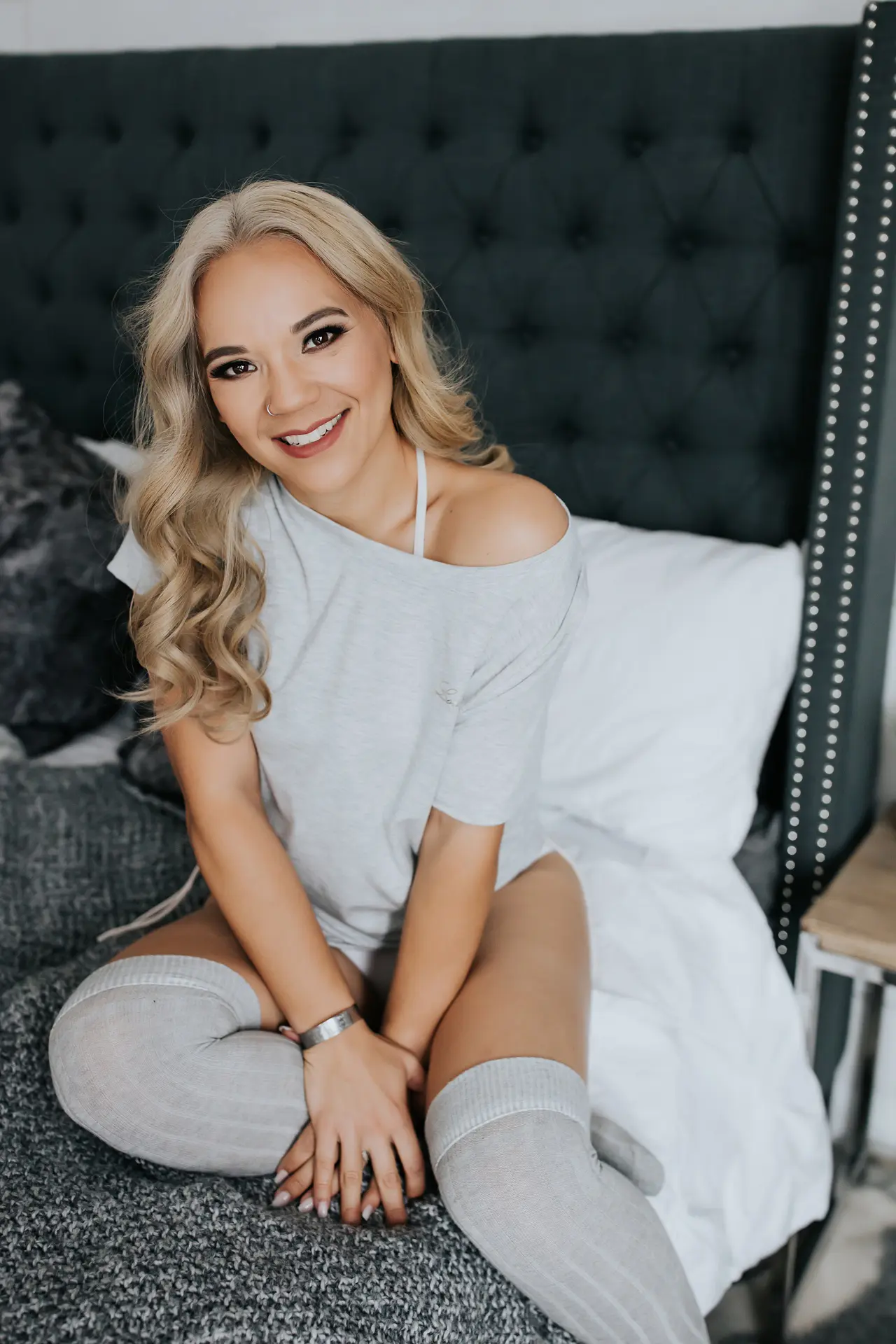 calgary boudoir photographers, boudoir photos, boudoir ideas, boudoir outfits, boudoir poses, boudoir outfit ideas