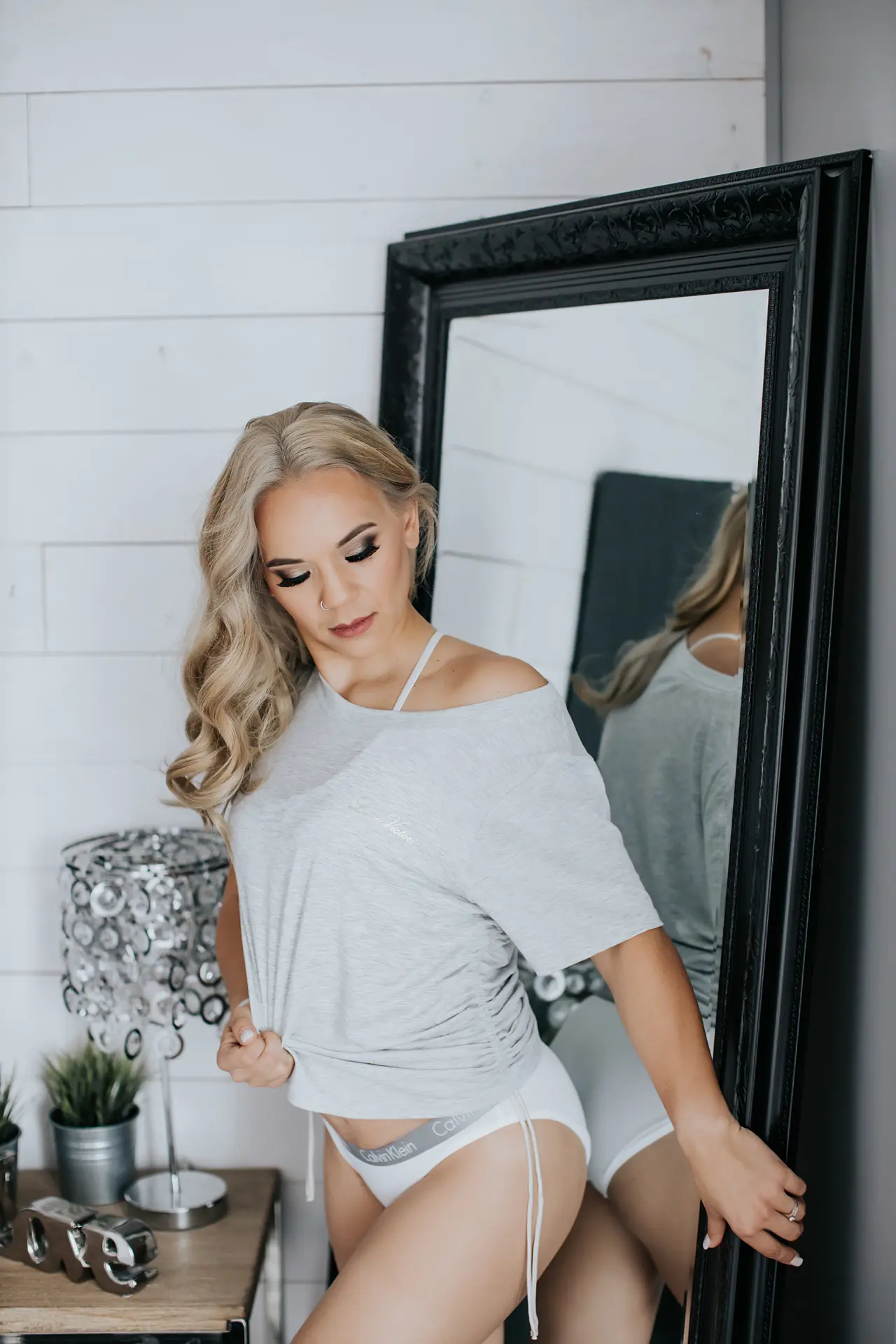 calgary boudoir photographers, boudoir photos, boudoir ideas, boudoir outfits, boudoir poses, boudoir outfit ideas