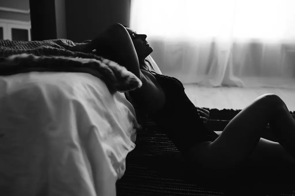 calgary boudoir photographer, boudoir photos, boudoir ideas, boudoir poses, fitness boudoir, boudoir photography