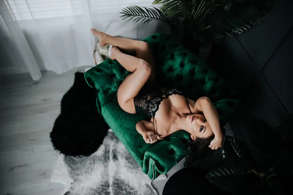 calgary boudoir photographers, boudoir outfit inspiration, boudoir ideas, boudoir poses, boudoir makeup