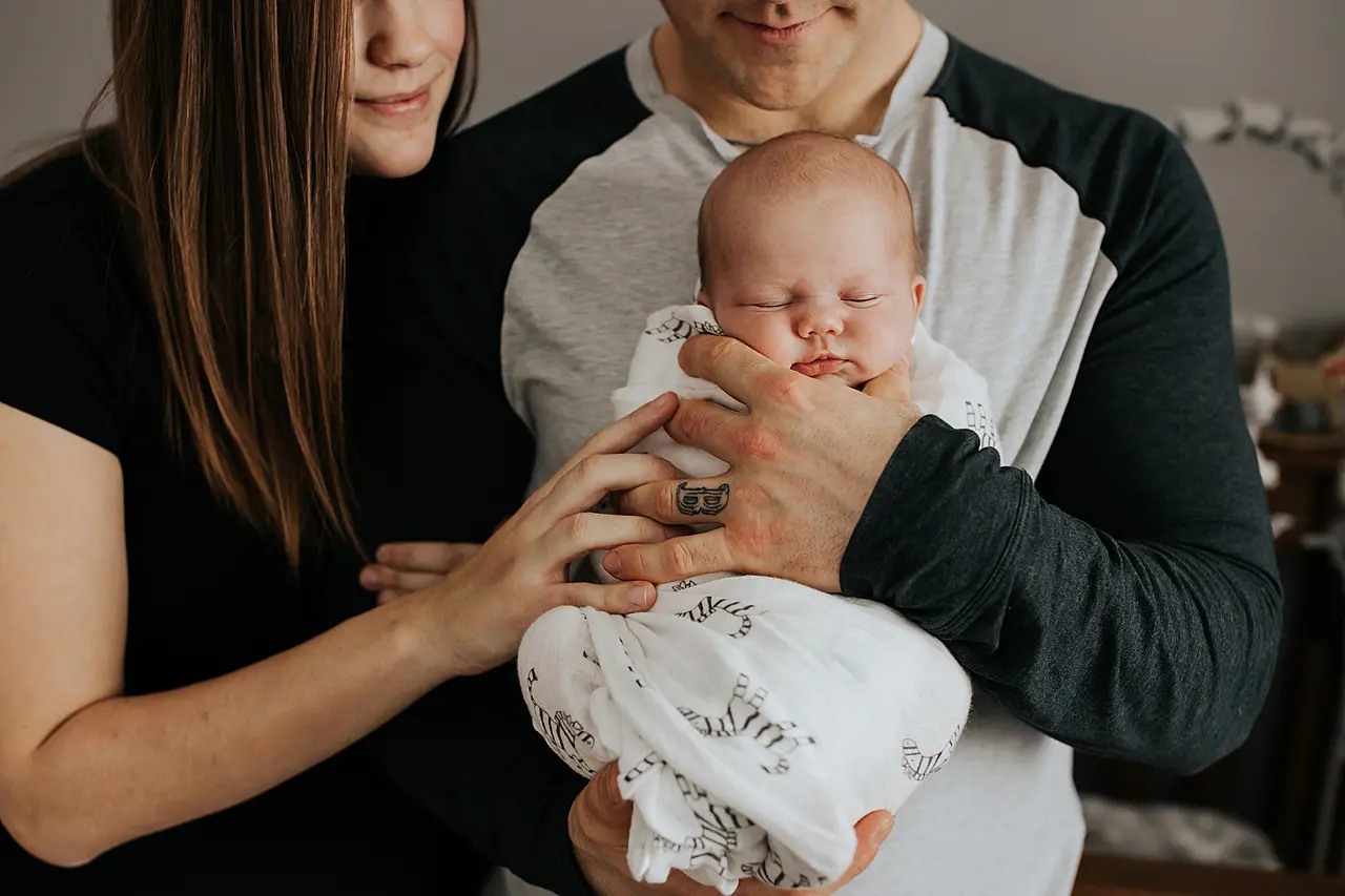 calgary lifestyle newborn photographer