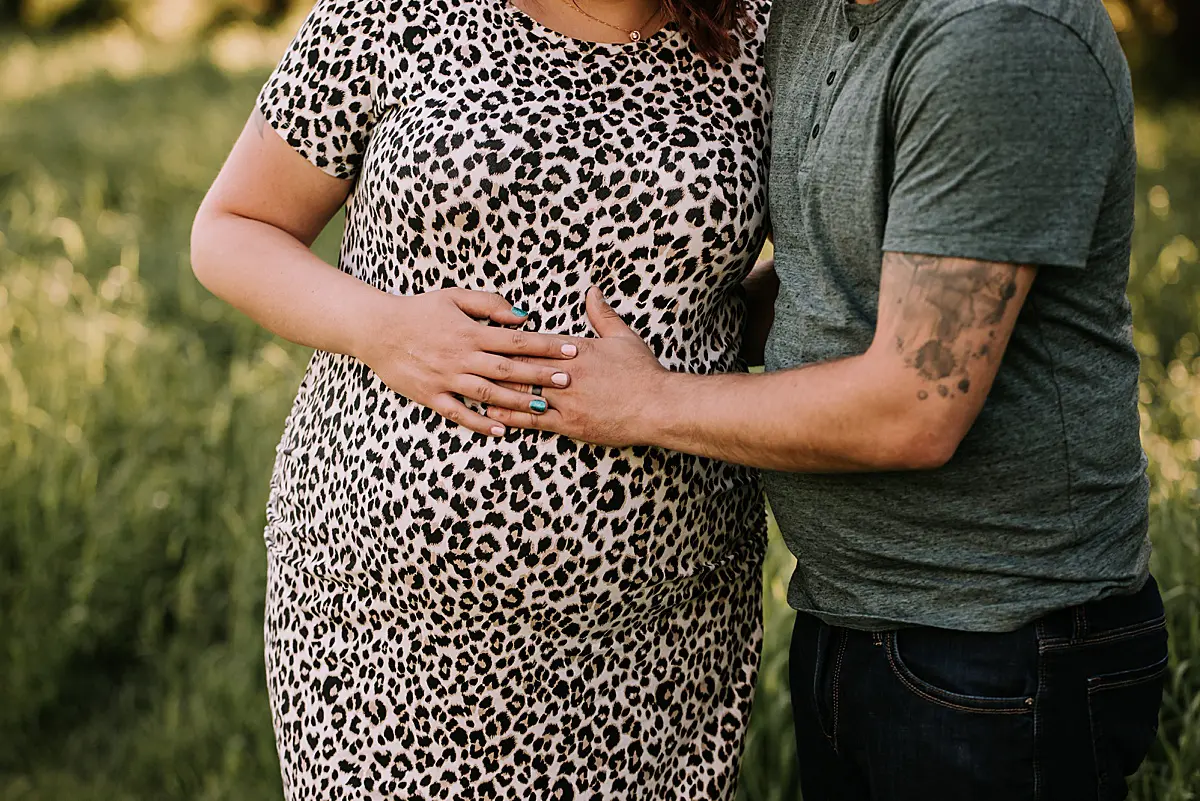 confederation park maternity session