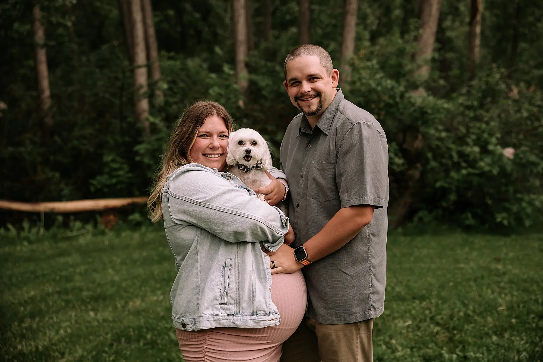 couples maternity session at confederation park in calgary